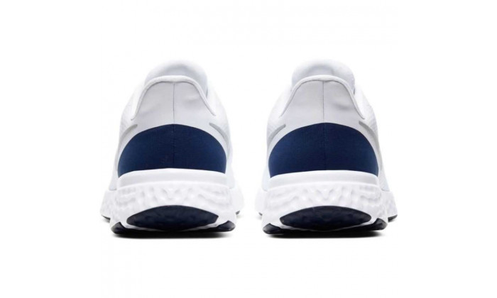 6 נעלי ריצה והליכה לגבר נייקי NIKE דגם Revolution 5 בצבע לבן-כחול