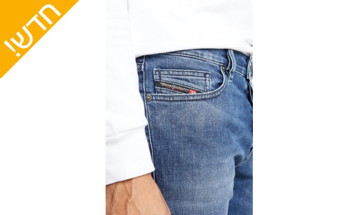 7 מכנסי ג'ינס לגברים דיזל DIESEL דגם D-LUSTER בצבע כחול ובאורך 34