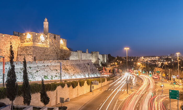 24 חופשת קיץ בעיר הגדולה: לילה לזוג במלון The Post במיקום הכי מרכזי בירושלים - אופציה לסופ"ש