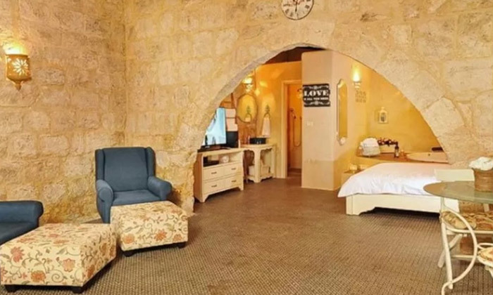 6 חופשה גלילית רומנטית באחוזת דודין בעמק החולה - לזוגות בלבד 6 חופשה גלילית רומנטית באחוזת דודין בעמק החולה - לזוגות בלבד