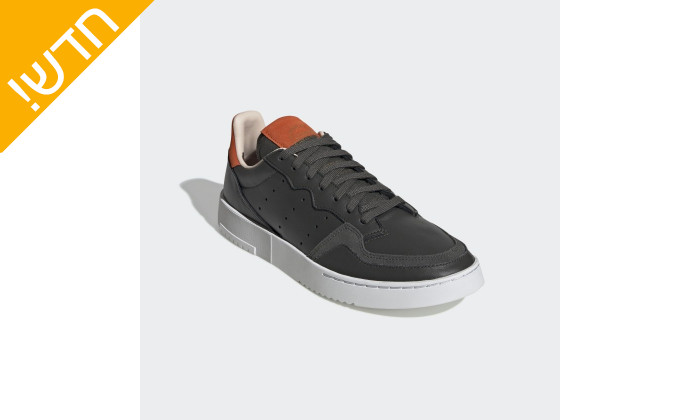 4 נעלי סניקרס לגברים adidas בצבע חאקי כהה