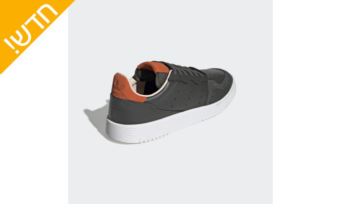 6 נעלי סניקרס לגברים adidas בצבע חאקי כהה