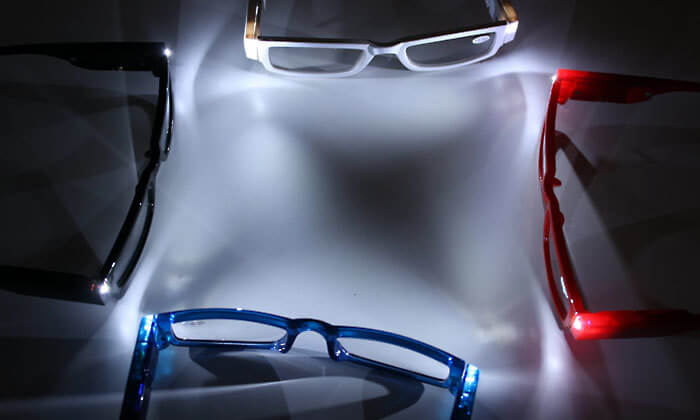 4 משקפי קריאה עם תאורת LED - צבעים לבחירה