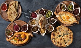 ארוחה גאורגית זוגית ב-JONJOLI