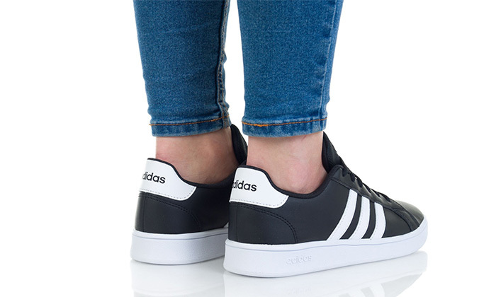 8 נעלי ילדים אדידס adidas במבחר דגמים