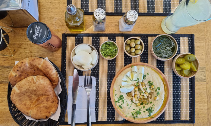 6 ארוחת חומוס זוגית במסעדת חומוס דובאי, אילת