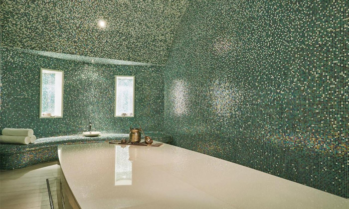 9 חופשה בדובאי: לינה במלון 5 כוכבים Hilton Dubai ע"ב ארוחת בוקר, כולל חנוכה וכריסמס