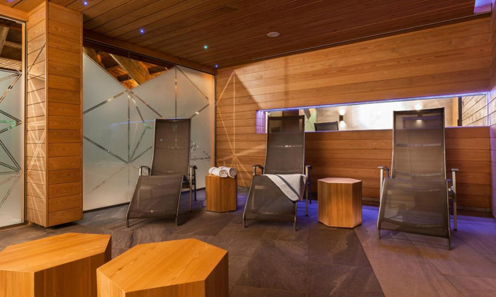 5 חופשת ספא באגם התרמי הגדול בעולם: טיסות אל על, העברות ו-14 לילות במלון ספא, כולל חנוכה