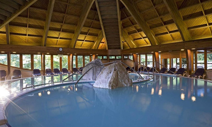 4 חופשת ספא באגם התרמי הגדול בעולם: טיסות אל על, העברות ו-14 לילות במלון ספא, כולל חנוכה