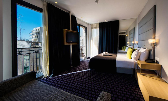 4 חופשה זוגית ירושלמית בכריסמס: סיור חג המולד בירושלים ולילה במלון בוטיק אייל ע"ב ארוחת בוקר