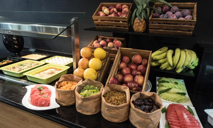 5 חופשה זוגית ירושלמית בכריסמס: סיור חג המולד בירושלים ולילה במלון בוטיק אייל ע"ב ארוחת בוקר