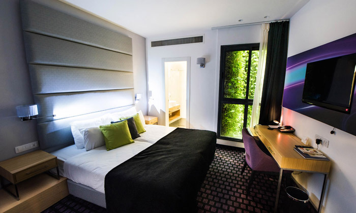 9 חופשה זוגית ירושלמית בכריסמס: סיור חג המולד בירושלים ולילה במלון בוטיק אייל ע"ב ארוחת בוקר