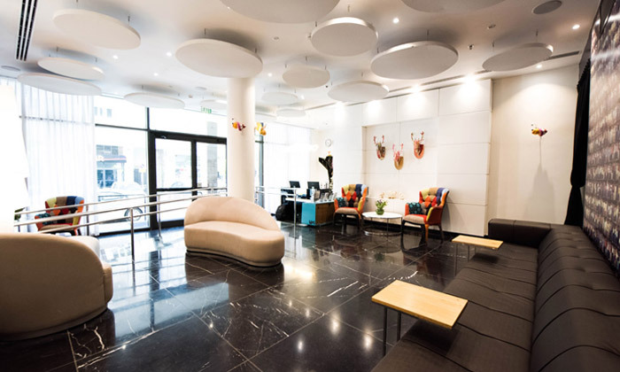 11 חופשה זוגית ירושלמית בכריסמס: סיור חג המולד בירושלים ולילה במלון בוטיק אייל ע"ב ארוחת בוקר