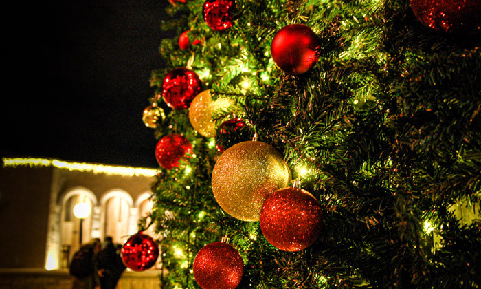 3 חופשה זוגית ירושלמית בכריסמס: סיור חג המולד בירושלים ולילה במלון בוטיק אייל ע"ב ארוחת בוקר