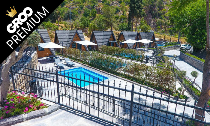 8 חופשה בצפון: לילה בבקתה פרטית ועיסוי זוגי בפנדה ריזורט נווה אטי"ב 8 חופשה בצפון: לילה בבקתה פרטית ועיסוי זוגי בפנדה ריזורט נווה אטי"ב