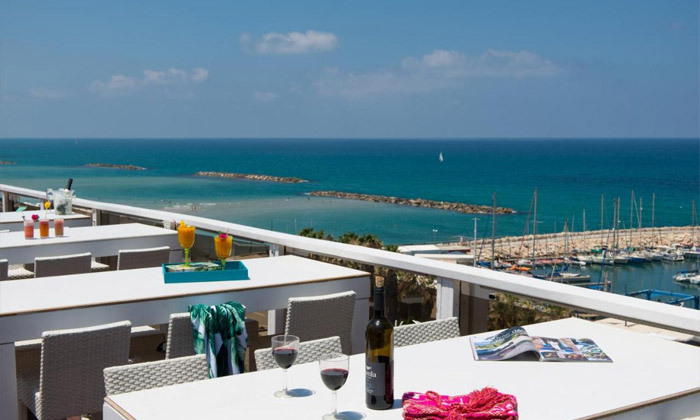 4 חופשה בוטיקית בתל אביב: לילה במלון לאונרדו ארט מרשת פתאל, כולל עיסוי או סיור סגוויי