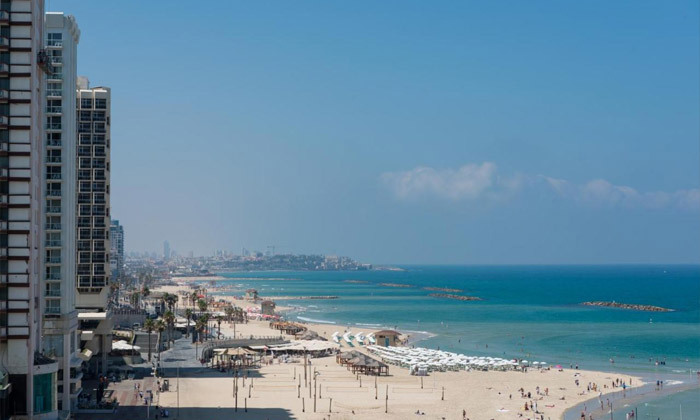 3 חופשה בוטיקית בתל אביב: לילה במלון לאונרדו ארט מרשת פתאל, כולל עיסוי או סיור סגוויי