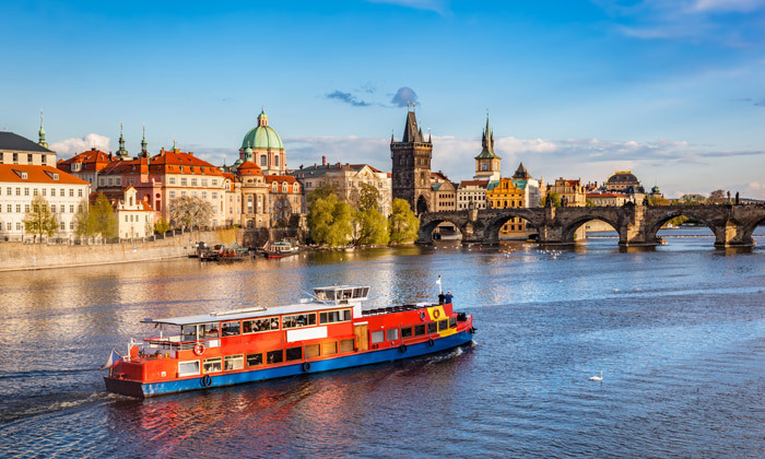 3 חופשת חורף בפראג: 3-7 לילות במלון Panorama עם טיסות ישירות, כולל חנוכה, סילבסטר וכריסמס