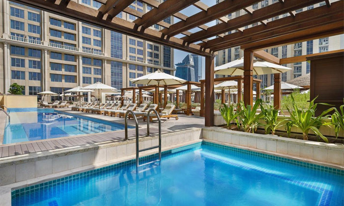 8 חופשה בדובאי - גם ביום האישה: טיסות ישירות, העברות ומלון 5 כוכבים Hilton Dubai, כולל יום סיור