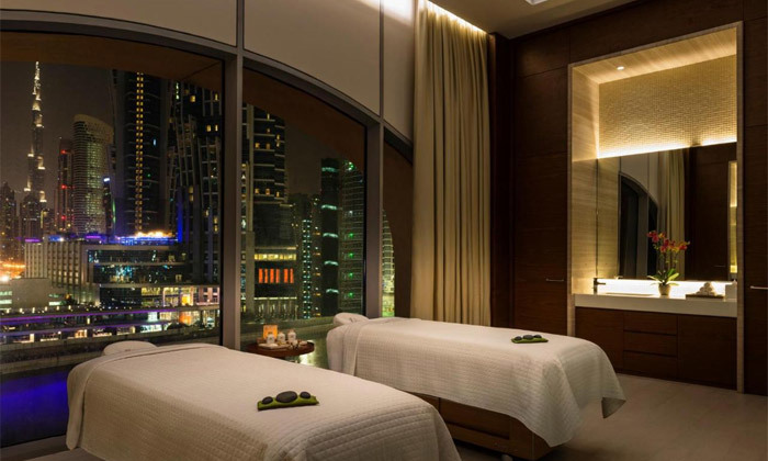 11 חופשה בדובאי - גם ביום האישה: טיסות ישירות, העברות ומלון 5 כוכבים Hilton Dubai, כולל יום סיור