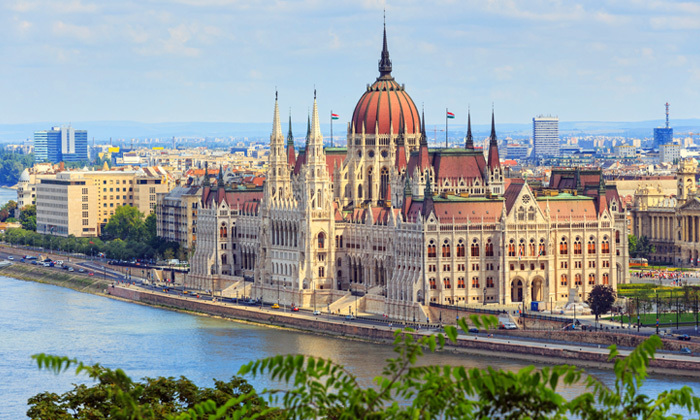 6 מקדימים להזמין חופשה והופעה של סלין דיון בבודפשט, כולל טיסות ישירות ו-4 לילות במלון לבחירה