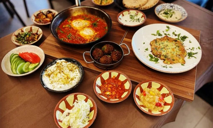 2 ארוחת בוקר זוגית במסעדת ח'אלד עדווי, נווה שאנן חיפה 