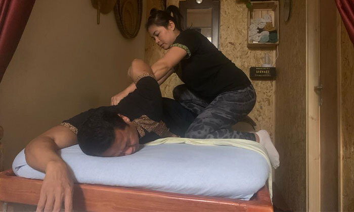 11 עיסוי תאילנדי זוגי לבחירה בקליניקת Yoyo Thai Massage, תל אביב