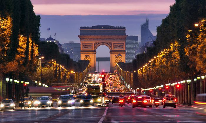 3 חופשה וסיבוב הופעות באירופה: קולדפליי בפריז ואד שירן בבריסל, כולל טיסות והעברות
