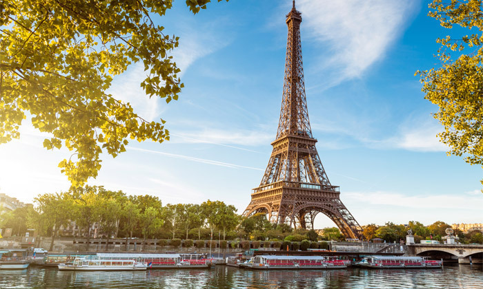 12 חופשה וסיבוב הופעות באירופה: קולדפליי בפריז ואד שירן בבריסל, כולל טיסות והעברות