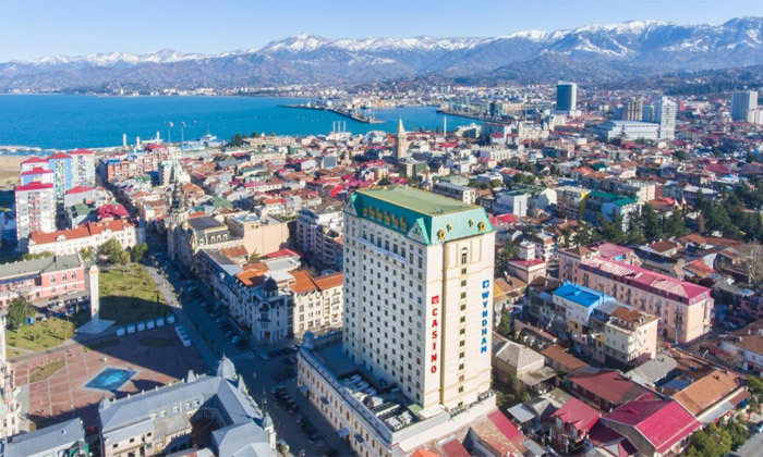 1 חופשת קזינו בבטומי: 3-7 לילות במלון 5* Wyndham Batumi, טיסות והעברות - גם בסופ"ש
