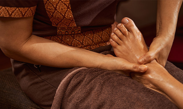 1 פוט מסאז' תאילנדי בקליניקת Yoyo Thai Massage, תל אביב