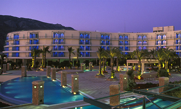 10 קיץ משפחתי בלוטרקי: 4/7 לילות במלון 5* Club Hotel Casino Loutraki כולל יום טיול באתונה ופארק מים