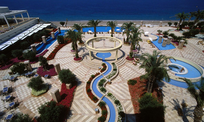 20 קיץ משפחתי בלוטרקי: 4/7 לילות במלון 5* Club Hotel Casino Loutraki כולל יום טיול באתונה ופארק מים