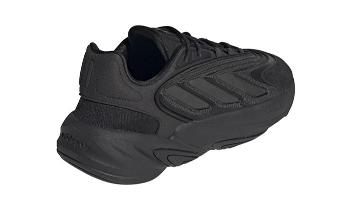 4 נעלי ספורט לגברים אדידס adidas דגם OZELIA בצבע שחור