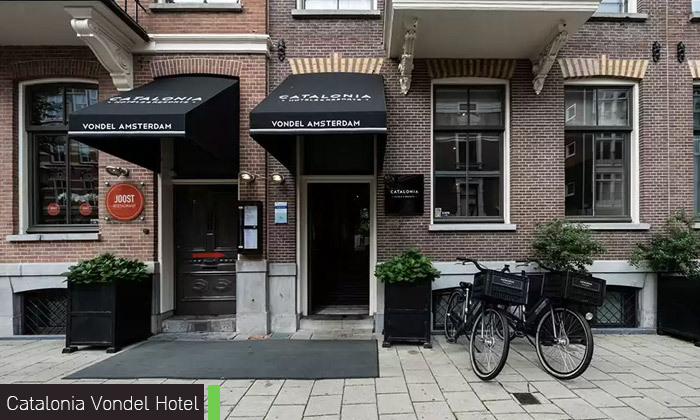 11 הם האלופים של אמסטרדם: טיסות, 4 לילות במלון לבחירה וכרטיס להופעה של להקת קווין ואדם למברט