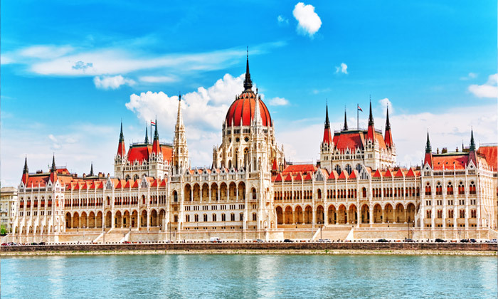 11 חופשה אורבנית בבודפשט: 4/5 לילות במלון לבחירה עם סיורים מודרכים ושייט לילי - גם בראש השנה