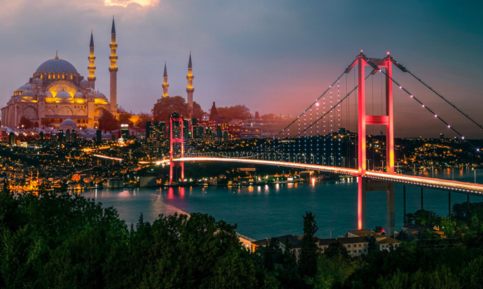 3 4 לילות באיסטנבול: חופשה במלון מרכזי לבחירה, טיסות ישירות, העברות וארוחות בוקר - כולל סופ"ש