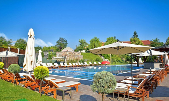 9 חופשת קיץ מיוחדת בבנסקו שלמרגלות הרי פירין: 6 לילות במלון 5* ע"ב חצי פנסיון עם מגלשות מים