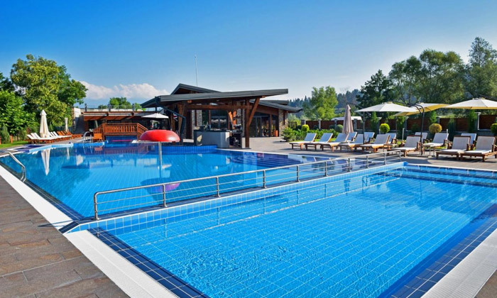 10 חופשת קיץ מיוחדת בבנסקו שלמרגלות הרי פירין: 6 לילות במלון 5* ע"ב חצי פנסיון עם מגלשות מים