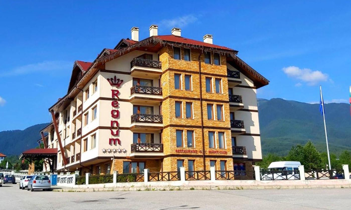 11 חופשת קיץ מיוחדת בבנסקו שלמרגלות הרי פירין: 6 לילות במלון 5* ע"ב חצי פנסיון עם מגלשות מים