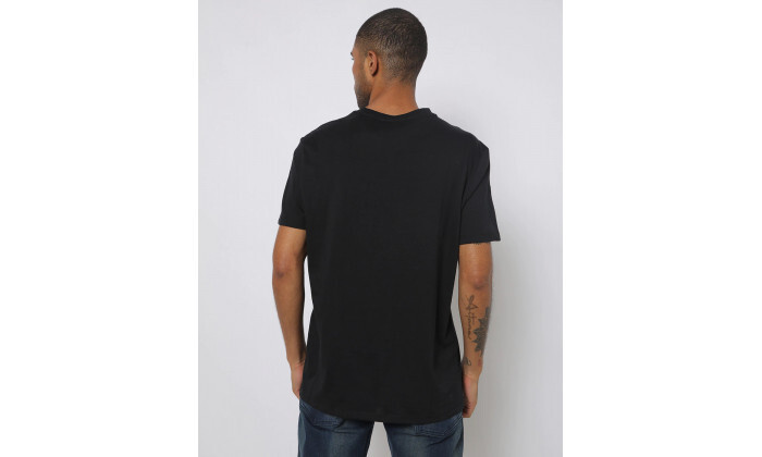 3 חולצת טי שירט לגברים Calvin Klein דגם Logo בצבע שחור