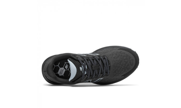 4  נעלי ריצה לנשים ניו באלאנס NEW BALANCE בצבע שחור