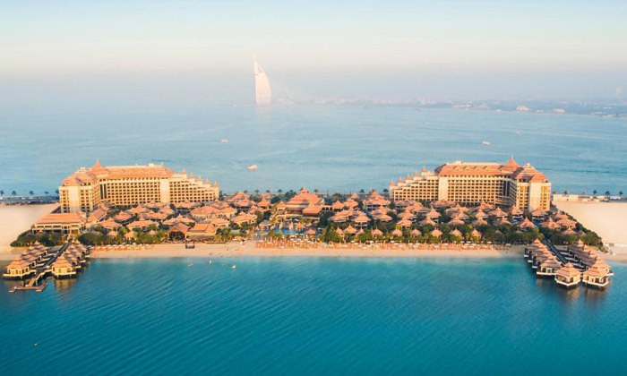 6 סוכות 5 כוכבים בדובאי: 3 לילות במלון מומלץ בפאלם ג'ומיירה כולל טיסות ישירות והעברות