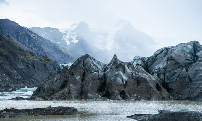 11 אוגוסט בין הרי געש לקרחונים: 8 ימים מאורגנים באיסלנד כולל שייט ברכב אמפיבי, שייט לווייתנים ועוד