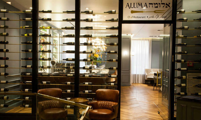 8 ארוחת דגים זוגית במסעדת 'אלומה', מלון קראון פלאזה י-ם