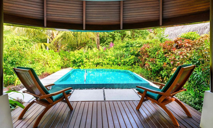 3 חופשה טרופית באיים המלדיביים: 6 לילות במלון 5* מרשת Sheraton כולל טיסות והעברות - גם בראש השנה