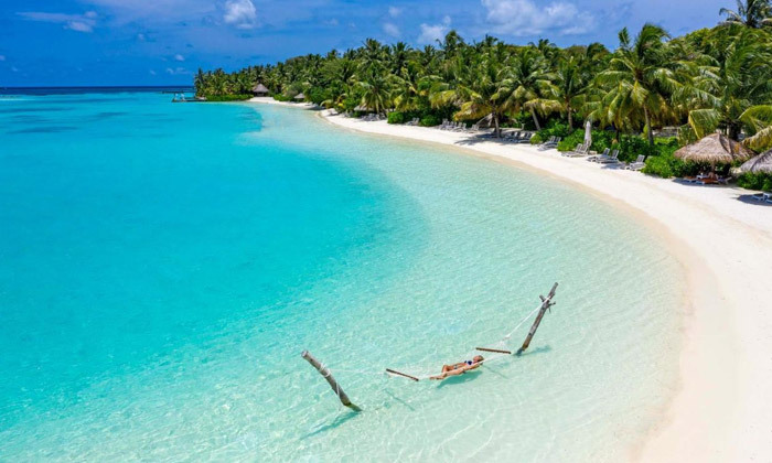 4 חופשה טרופית באיים המלדיביים: 6 לילות במלון 5* מרשת Sheraton כולל טיסות והעברות - גם בראש השנה
