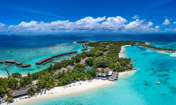 5 חופשה טרופית באיים המלדיביים: 6 לילות במלון 5* מרשת Sheraton כולל טיסות והעברות - גם בראש השנה
