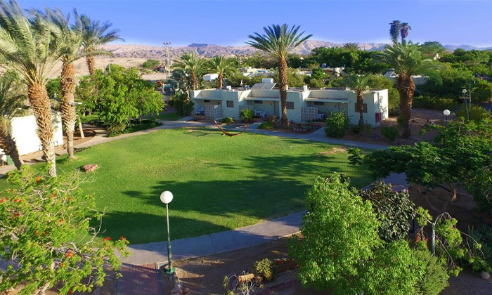 11 ספטמבר משפחתי בקיבוץ אילות: 2/3 לילות עם ארוחת בוקר וכניסה לפארק המים יו ספלאש