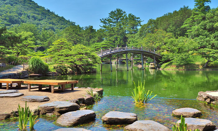 18 טיול מאורגן ביפן: 15 ימים בין ערים מודרניות למקדשים עתיקים, כולל סדנת סושי, טיסות וסיורים